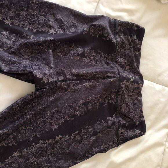 Titika damask pattern long legging - Picture 2 of 2